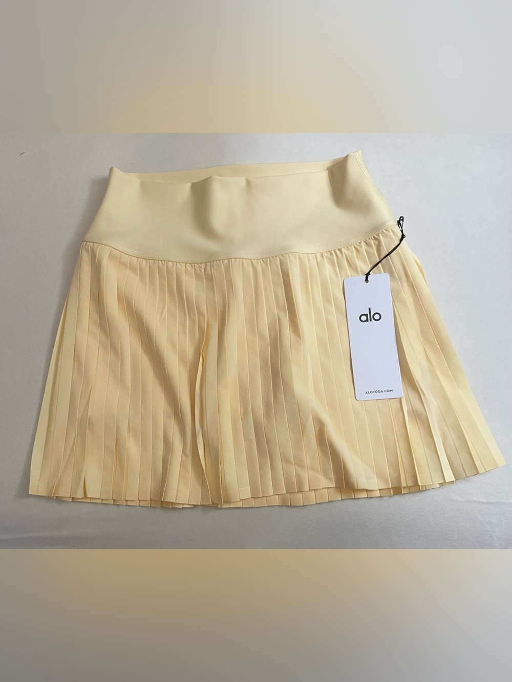 Alo Yoga NWT Grand Slam Tennis Skirt Shorts Underneath Candlelight Yellow Size M - Picture 8 of 9